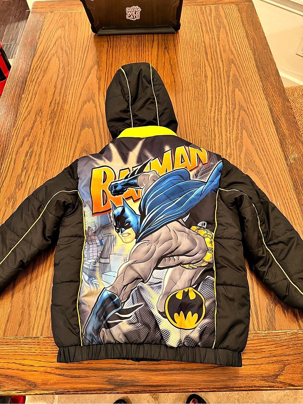 Batman Puffer Jacket Boys Size 4/5 (XS) Black & Yellow Like New